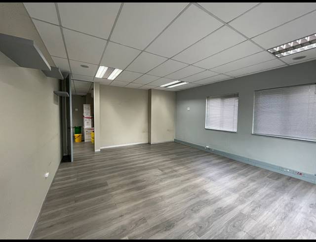 265M² OFFICE TO LET IN BRYANSTON